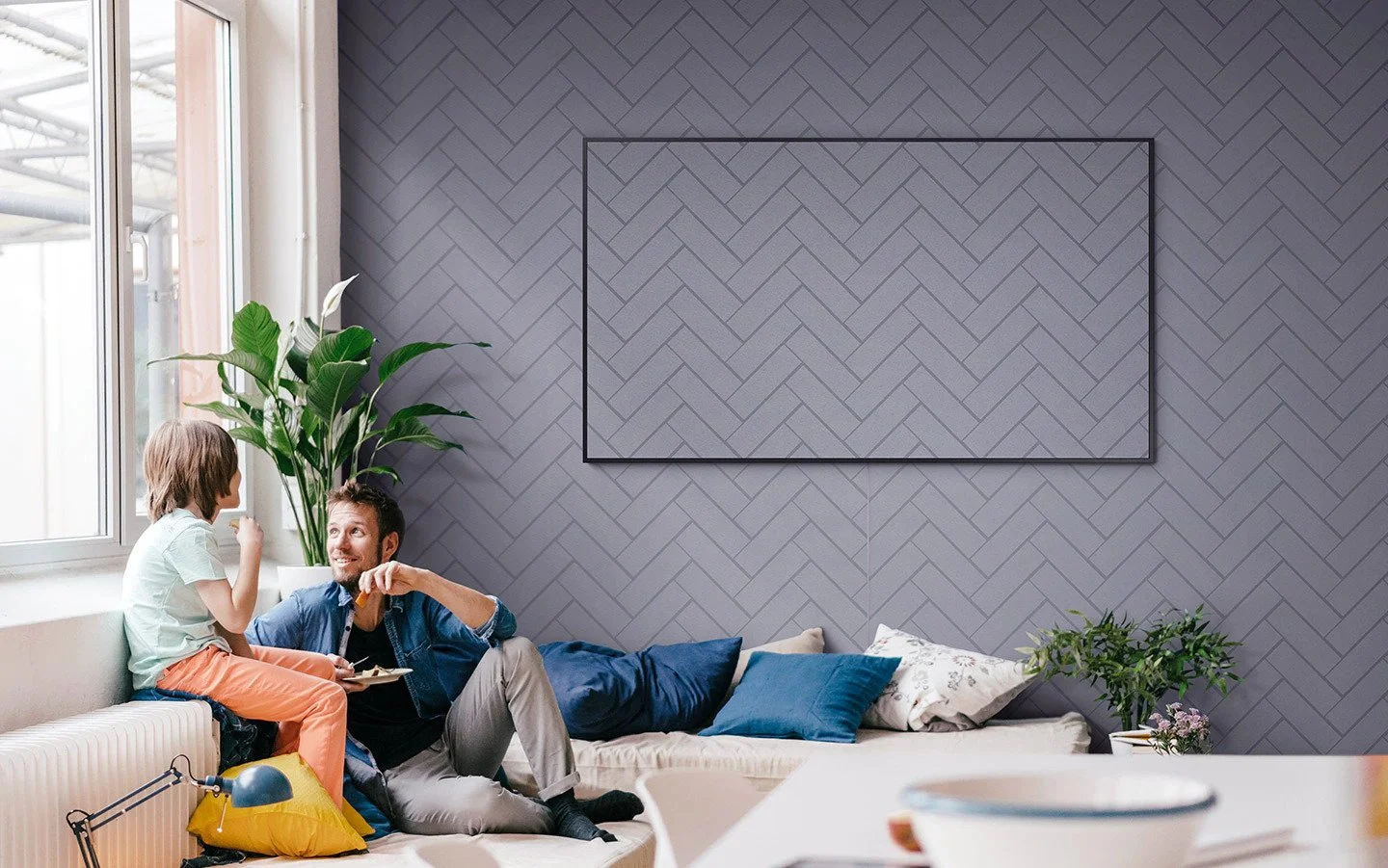 خرید تلویزیون - سامسونگ 75 اینچ 4k qled ls 03 ارزان قیمت و مناسب با طراحی باریک و هوشمند 